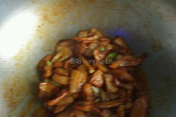 五花肉炒蒜苔的做法图解3