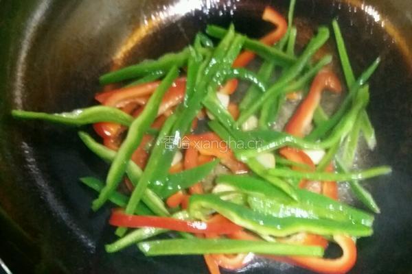 蚝油海鲜菇的做法图解2