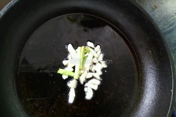 花生炒南瓜的做法图解4
