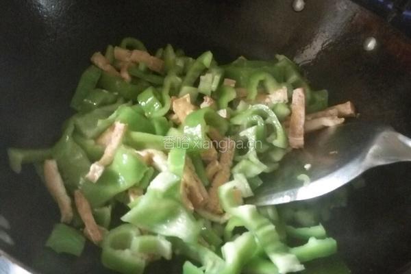 菜椒炒豆腐的做法图解7
