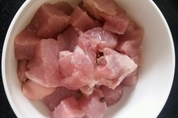 土豆白烧肉的做法图解1