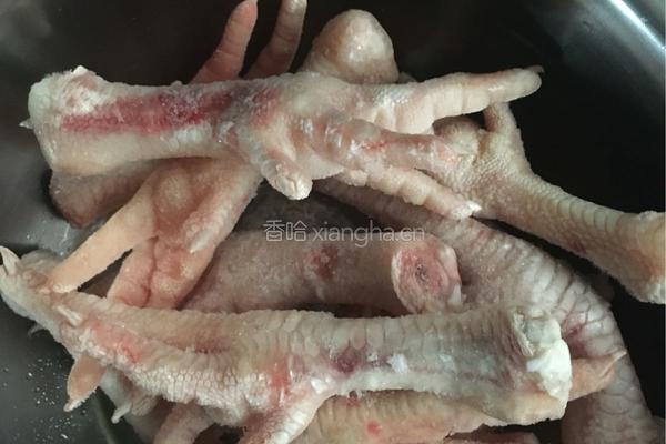 卤鸡脚的做法图解1