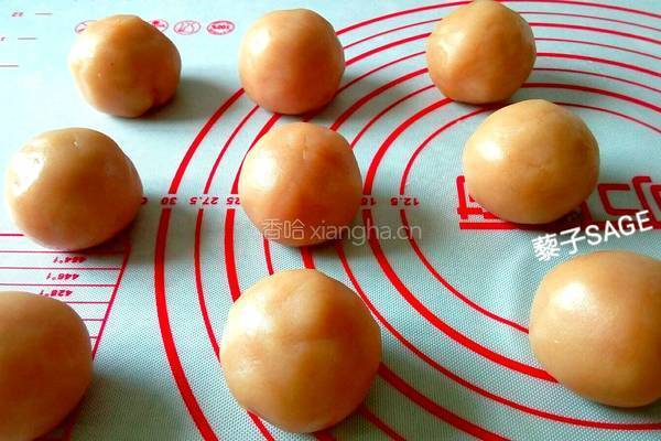 白芸豆蛋黄月饼的做法图解14