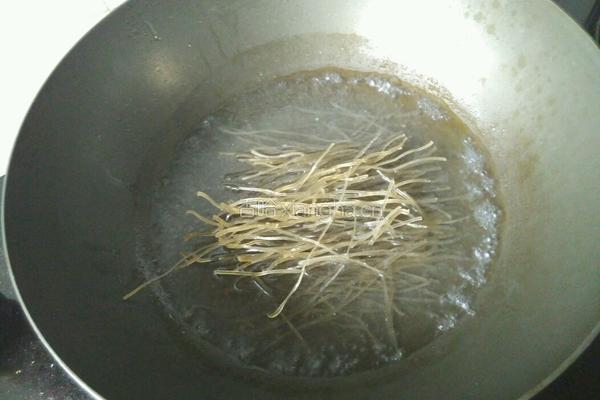 酸菜白肉粉条的做法图解8