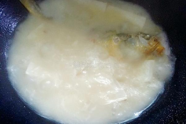 黄鱼豆腐汤的做法图解8