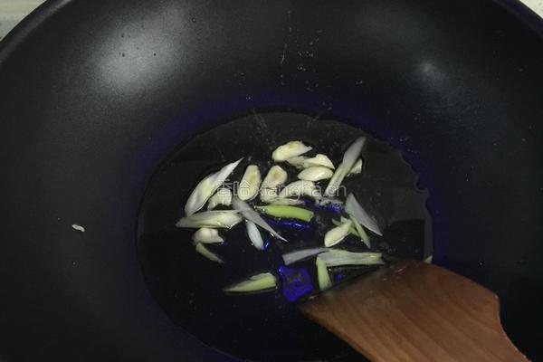 黄瓜炒虾仁的做法图解3