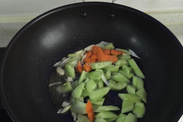 黄瓜炒虾仁的做法图解4