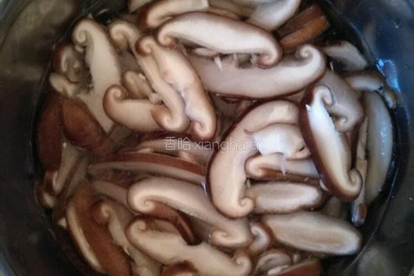 香菇笋片的做法图解3