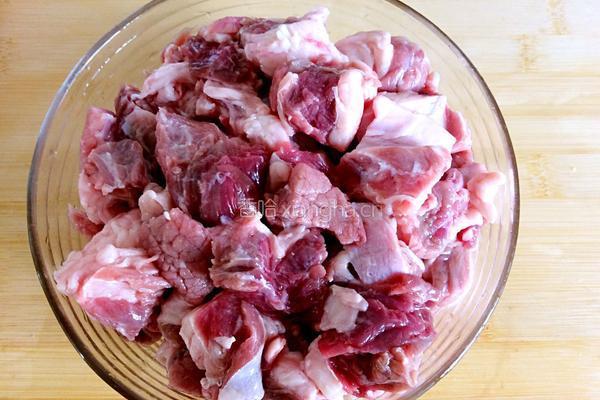 土豆顿牛肉的做法图解2