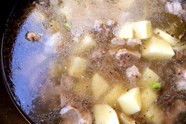 土豆顿牛肉的做法图解6