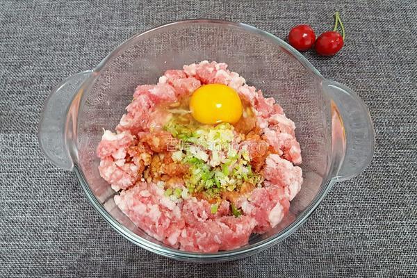 白菜木耳饺子的做法图解1
