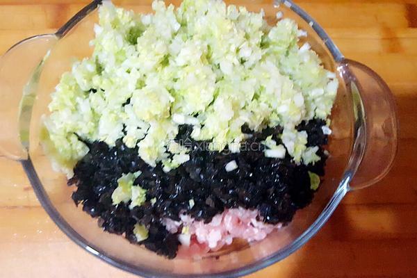 白菜木耳饺子的做法图解7
