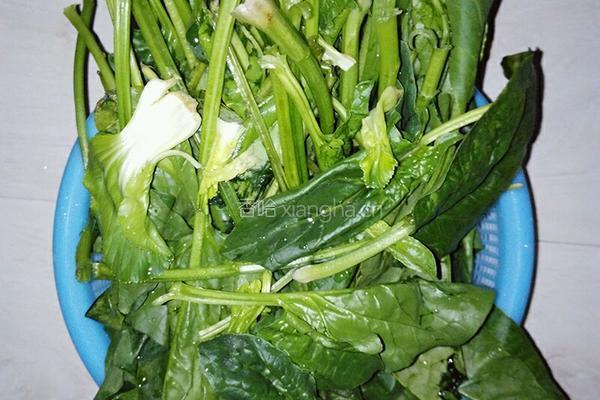 香菇菠菜的做法图解1
