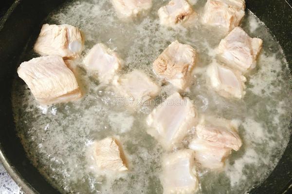 排骨烧毛豆的做法图解3