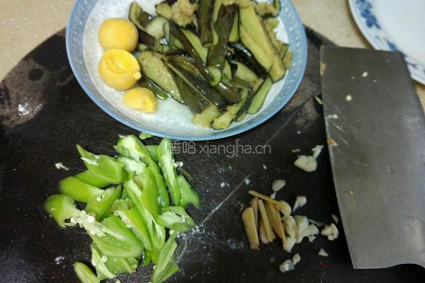 咸蛋黄烧茄子的做法图解4