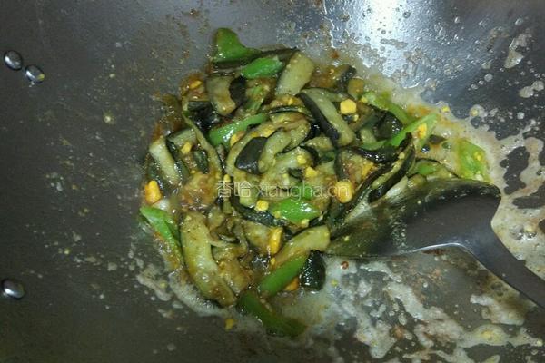 咸蛋黄烧茄子的做法图解8