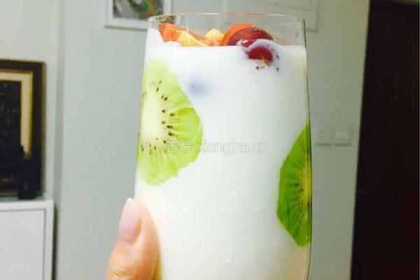 早餐奶水果杯的做法图解3