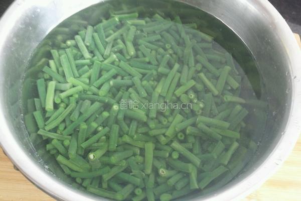肉末豇豆的做法图解4