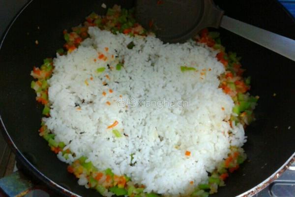 青椒炒饭的做法图解5