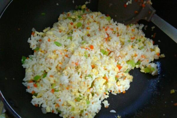 青椒炒饭的做法图解6