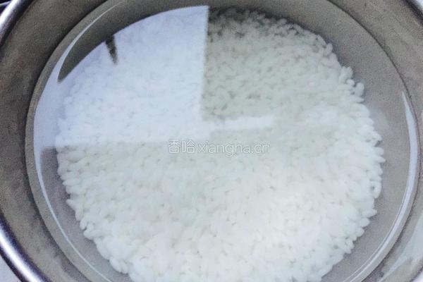葡萄干粥的做法图解1
