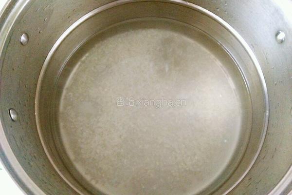牛奶大米粥的做法图解2