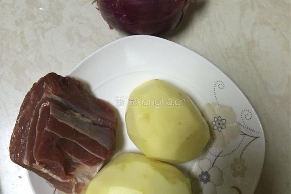 油炸土豆饼的做法图解1