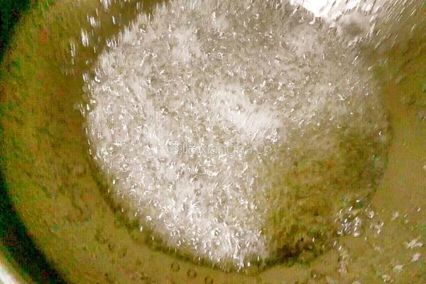 甜酥花生的做法图解2