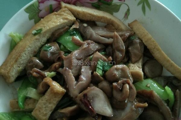 菜椒炒花肠的做法图解3
