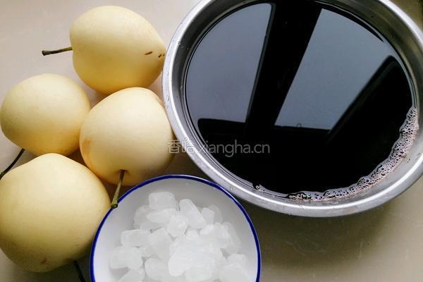红酒雪梨的做法图解1