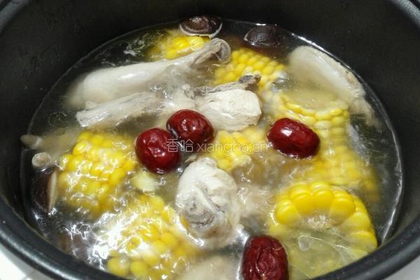 玉米炖鸡的做法图解5