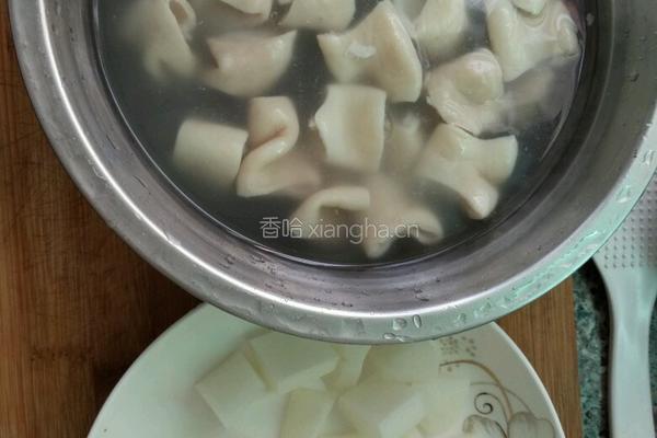 萝卜烧肥肠的做法图解4