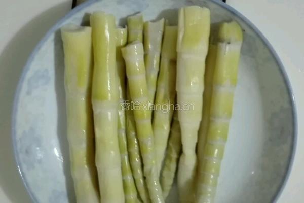 清炒笋片的做法图解1