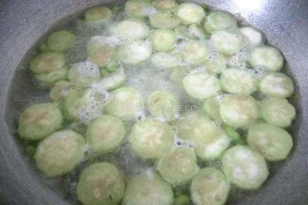 毛豆丝瓜汤的做法图解5