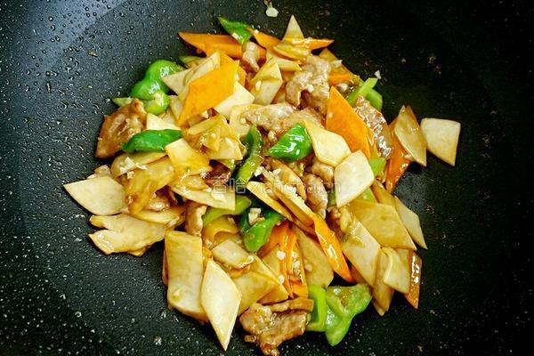 杏鲍菇胡箩卜炒肉的做法图解10