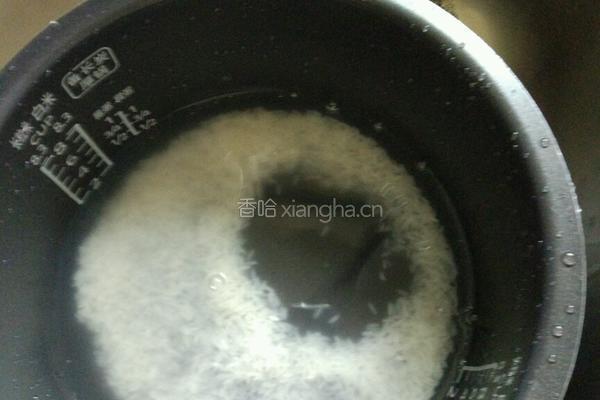 腊肠蒸饭的做法图解2