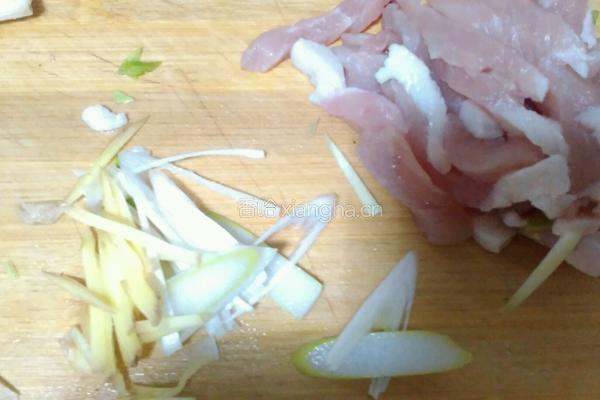 圆白菜粉丝炒肉的做法图解4