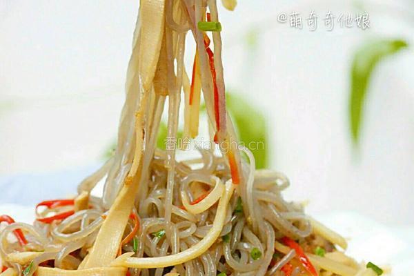 土豆丝炒粉条的做法图解1