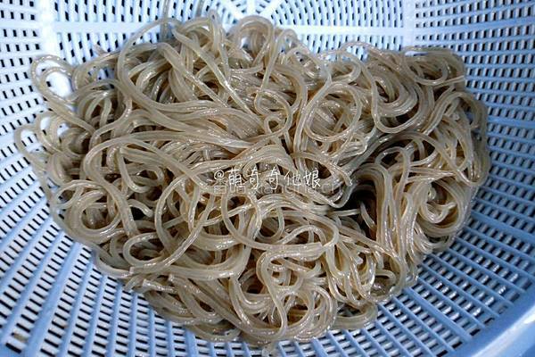 土豆丝炒粉条的做法图解4
