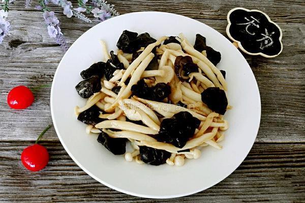 蟹味菇炒黑木耳的做法图解7