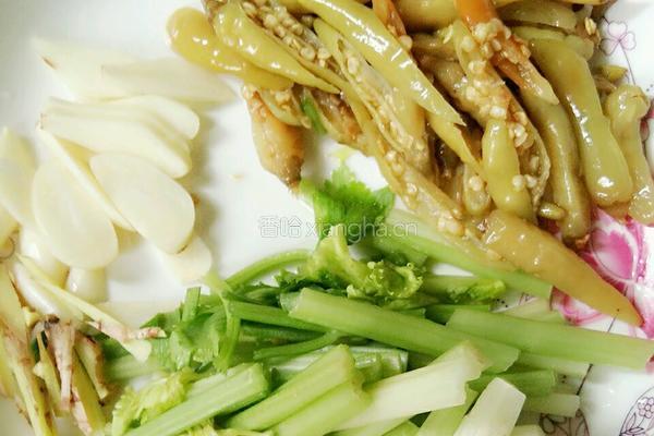 泡椒炒肉肉的做法图解3