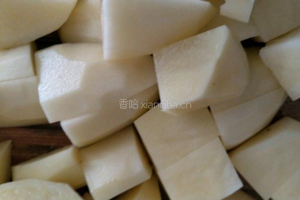 土豆闷猪脚的做法图解2