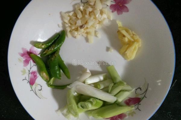 花蛤炒丝瓜的做法图解3