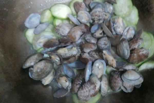 花蛤炒丝瓜的做法图解8