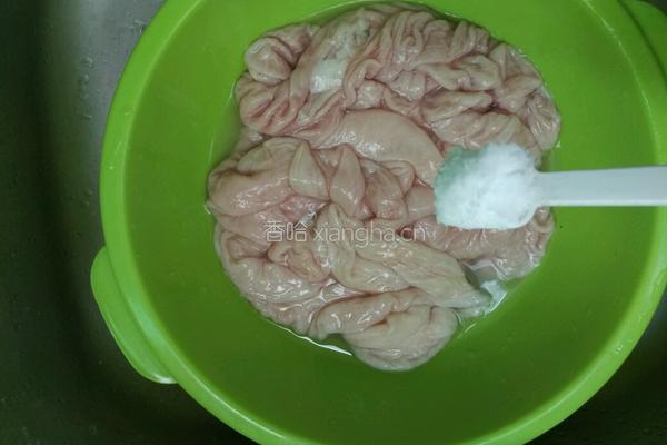 卤水猪大肠的做法图解1