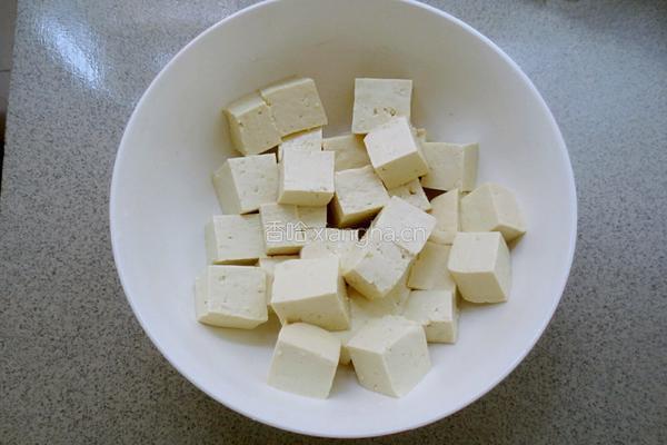 豆腐烧鲢鱼的做法图解3