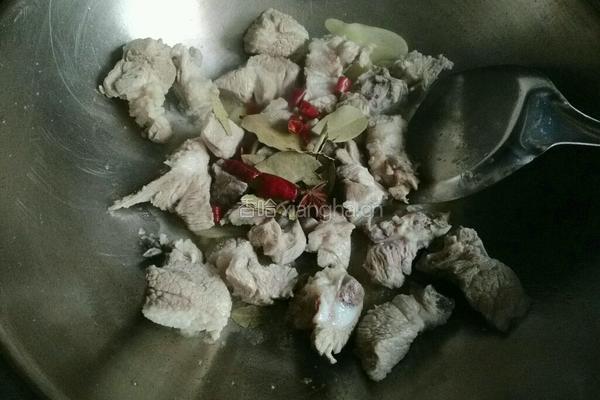 竹笋炖排骨的做法图解8