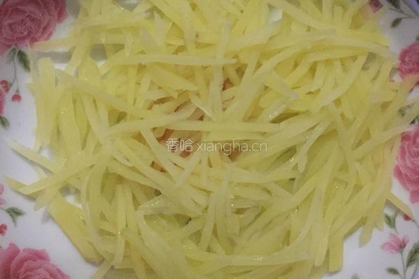 土豆丝鸡蛋炒饭的做法图解2