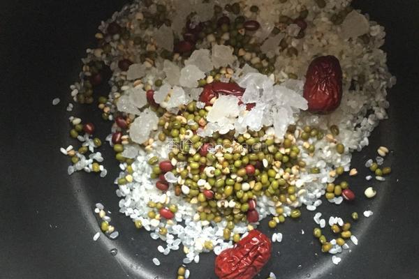 南瓜绿豆粥的做法图解2