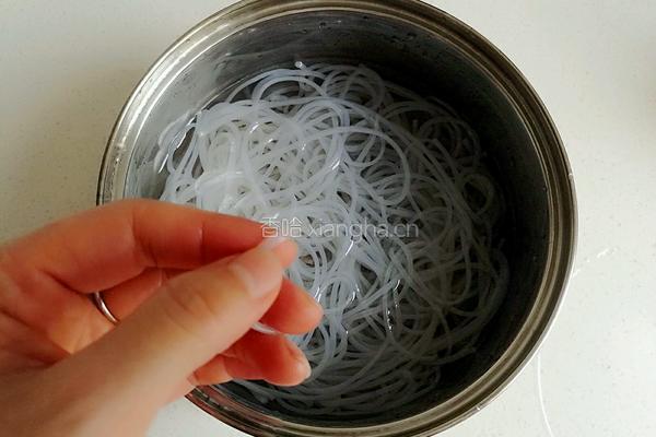 肉末粉条的做法图解1